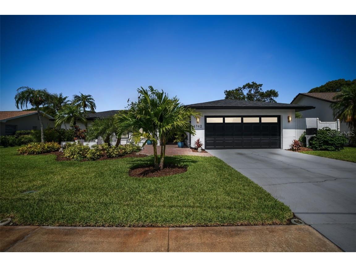 6742 Tequesta Drive Seminole FL 33777 U8202278 image1