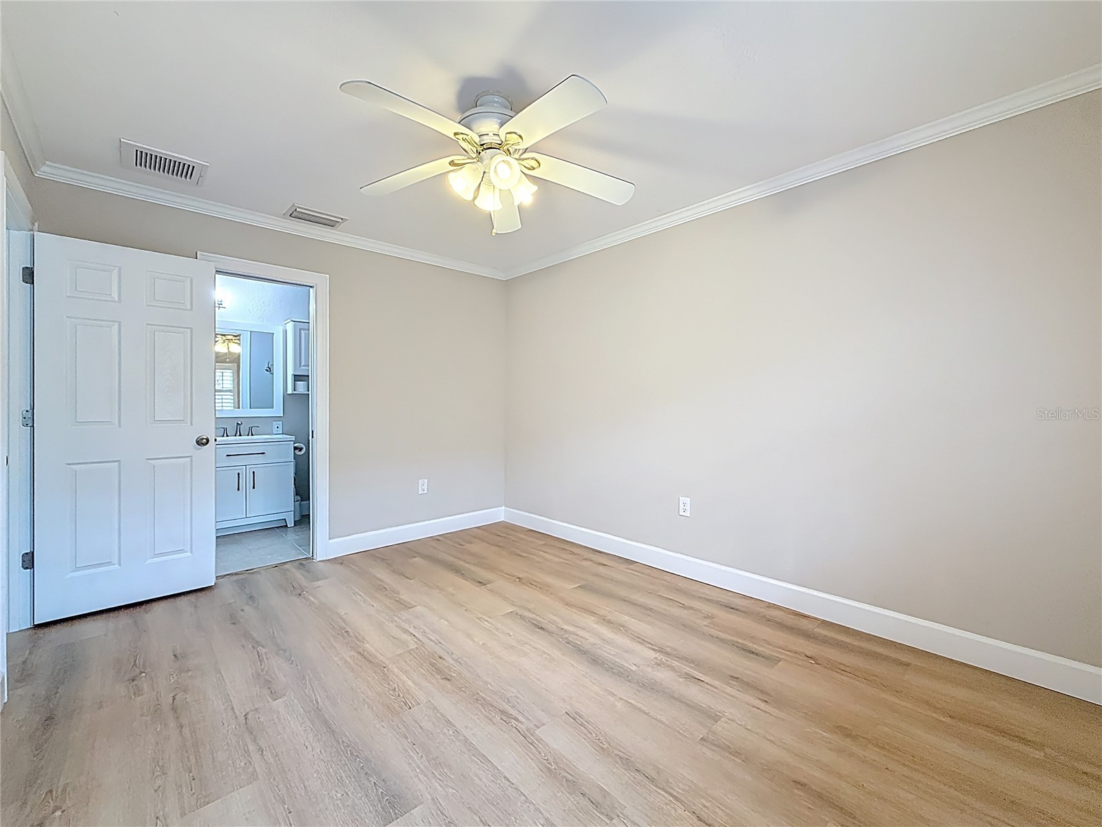 6747 Cape Hatteras Way NE #4 Saint Petersburg FL 33702 TB8473673 image17