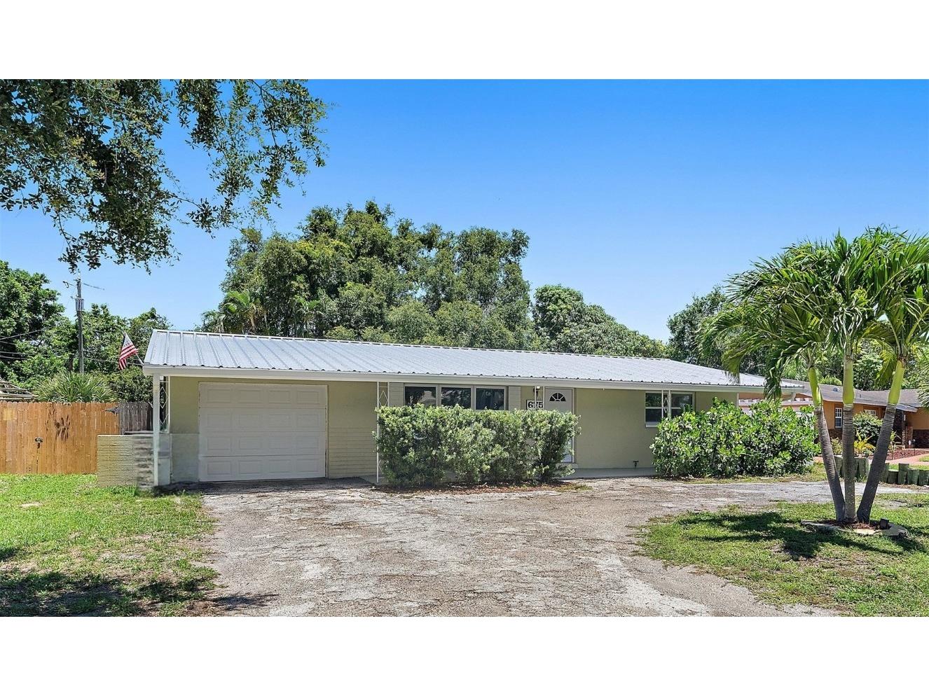 675 69th Avenue S Saint Petersburg FL 33712 TB8401454 image1