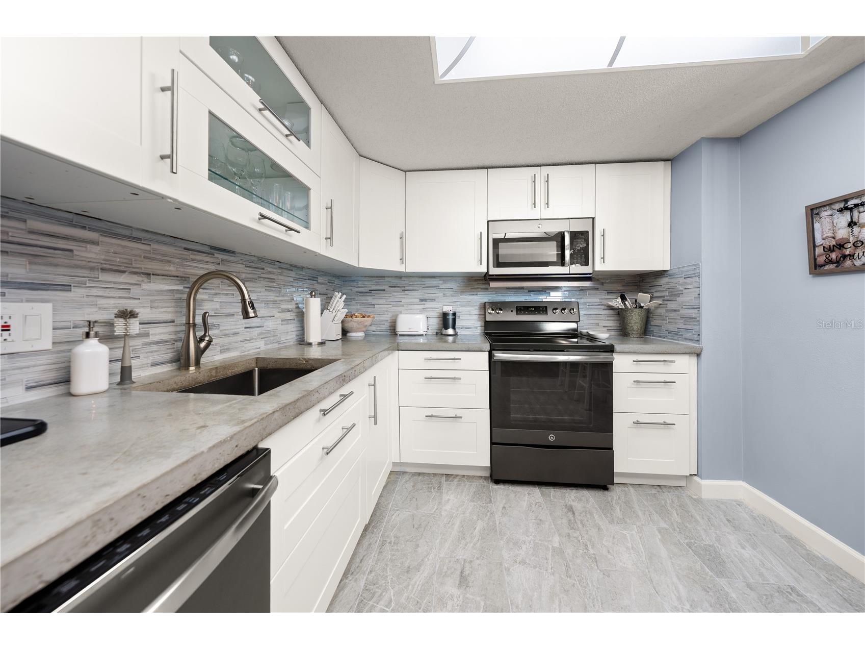 675 S Gulfview Boulevard #1108 Clearwater Beach FL 33767 - GULF OF MEXICO TB8521633 image9
