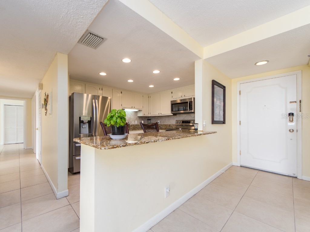 675 S Gulfview Boulevard #902 Clearwater Beach FL 33767 TB8359728 image2