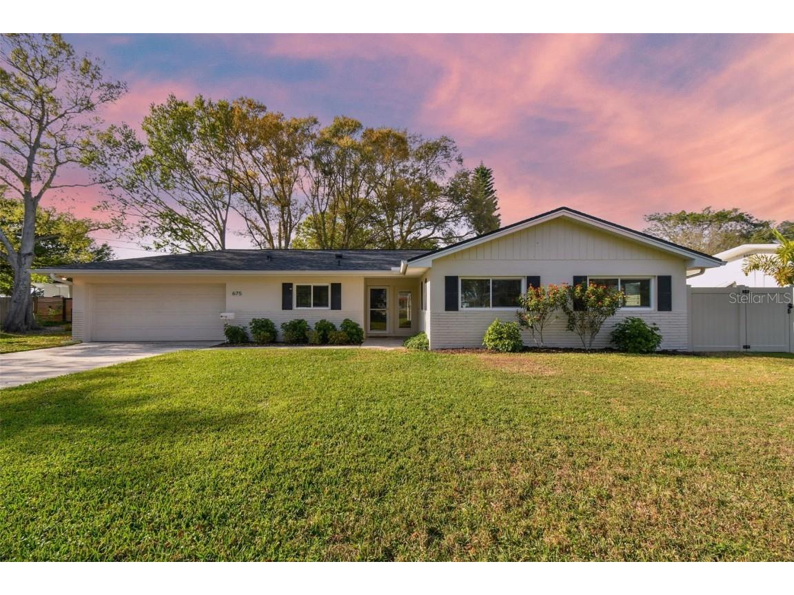 675 Villagrande Avenue S Saint Petersburg FL 33707 U8191717 image1