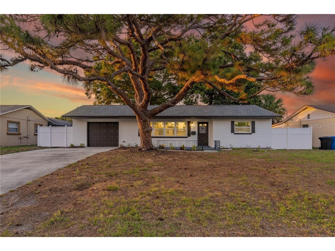 6751 34th Avenue N Saint Petersburg FL 33710 U8191649 image1