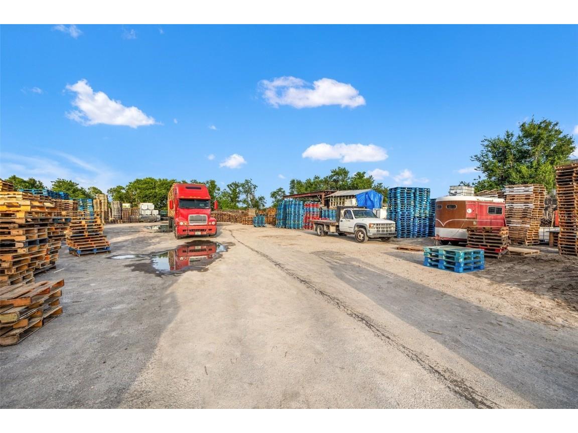 6755 33rd Street E Sarasota FL 34243 TB8359403 image2