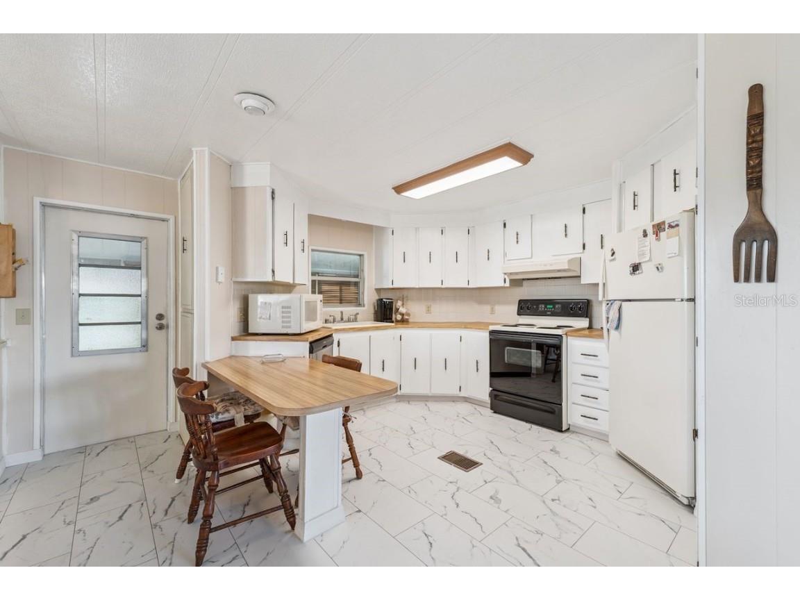 6756 Kensington Drive NE Winter Haven FL 33881 - LAKE HENRY L4957707 image11