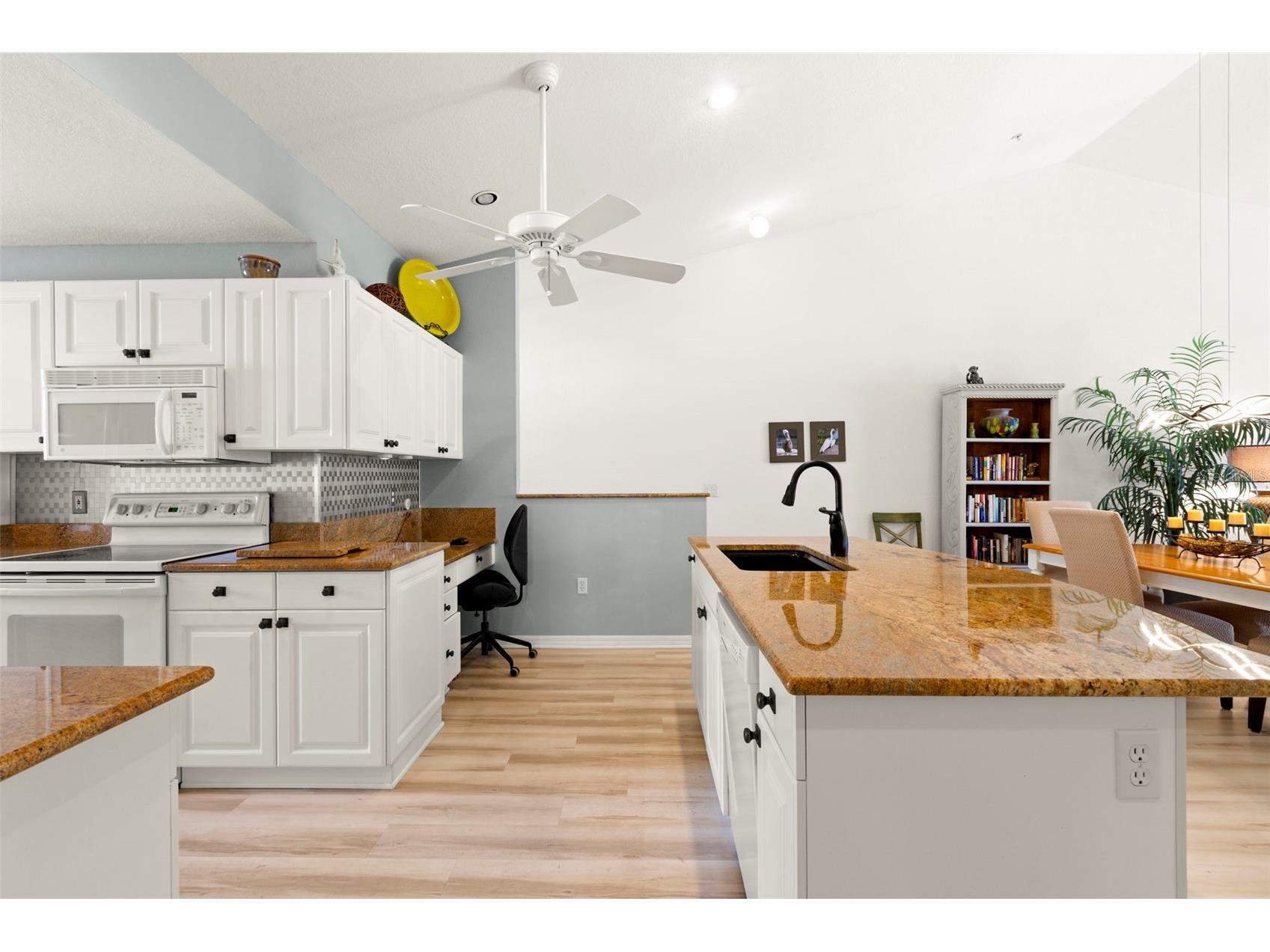 6758 Fairview Terrace Bradenton FL 34203 A4686217 image5