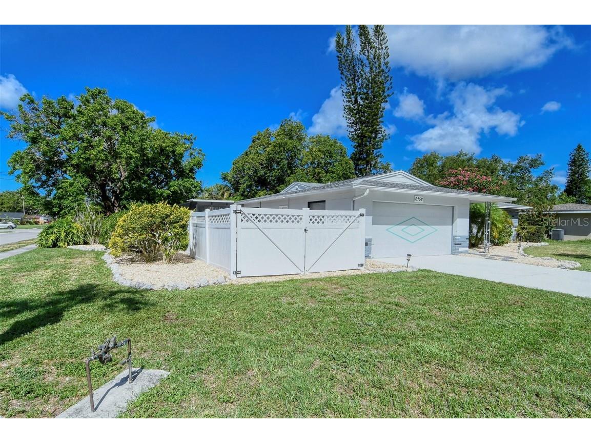 6758 S Lockwood Ridge Road Sarasota FL 34231 A4549439 image34