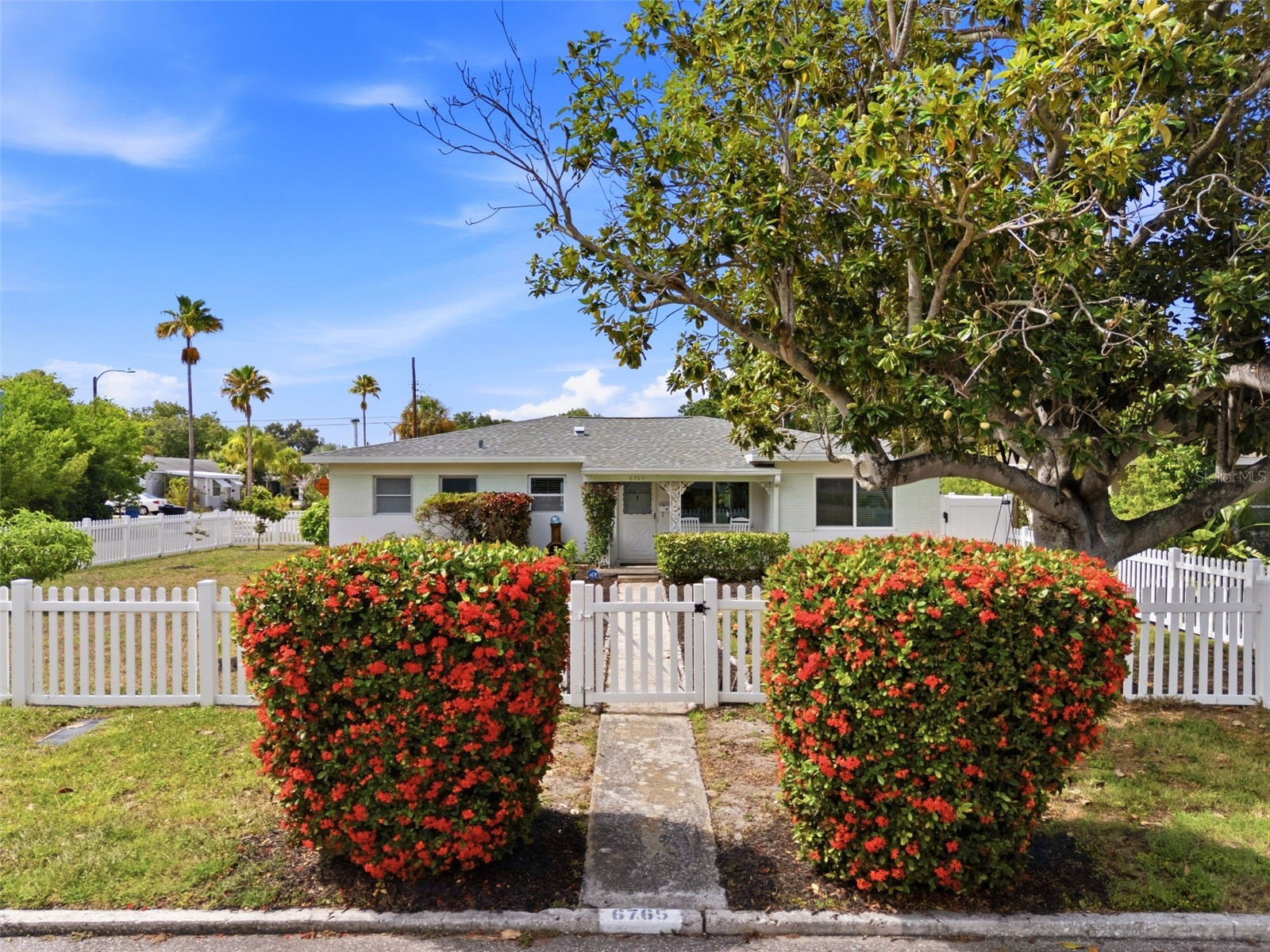 6765 3rd Avenue N Saint Petersburg FL 33710 TB8520331 image1