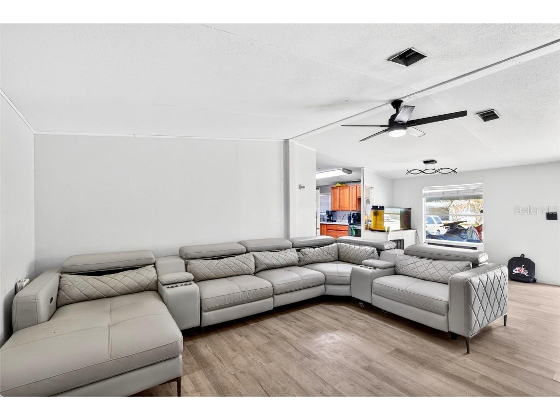 6766 NE 1st Place Ocala FL 34470 OM713153 image5