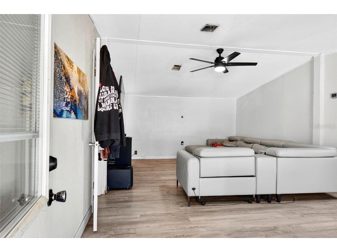 6766 NE 1st Place Ocala FL 34470 OM713153 image8