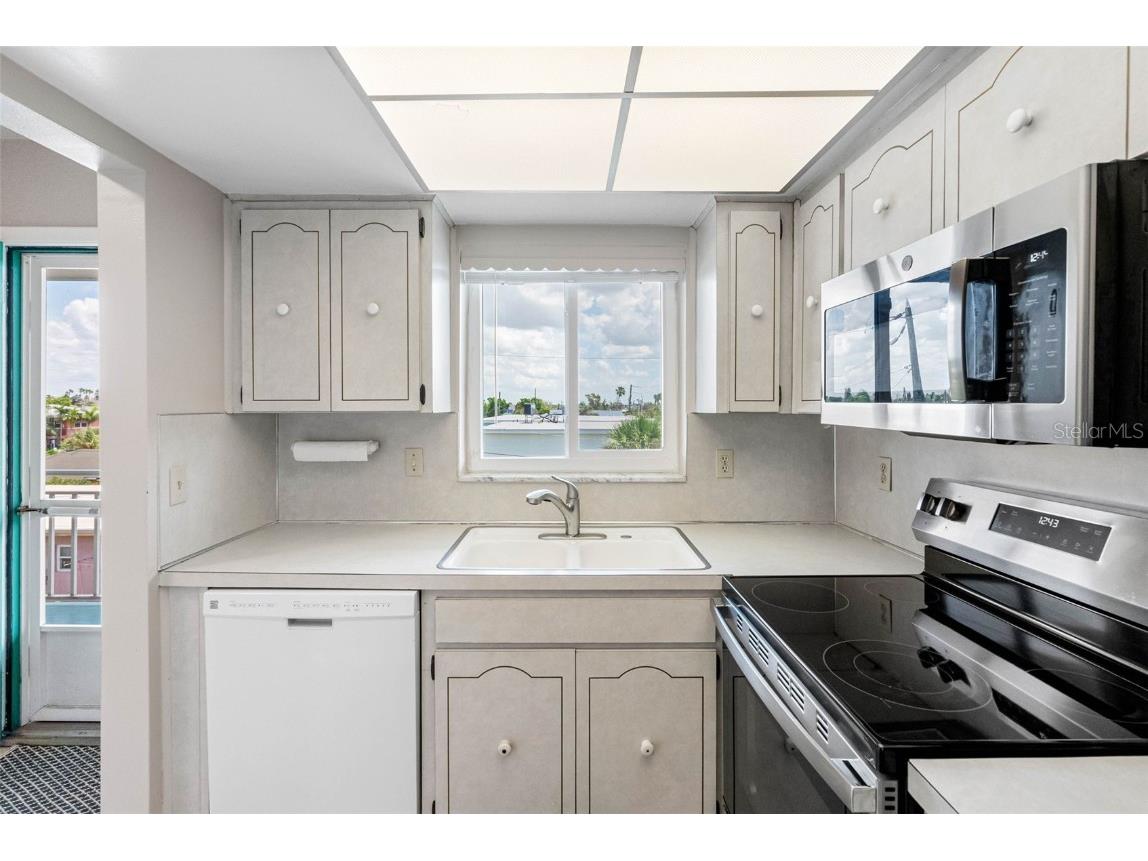 6767 Sunset Way #303 Saint Pete Beach FL 33706 TB8409221 image18