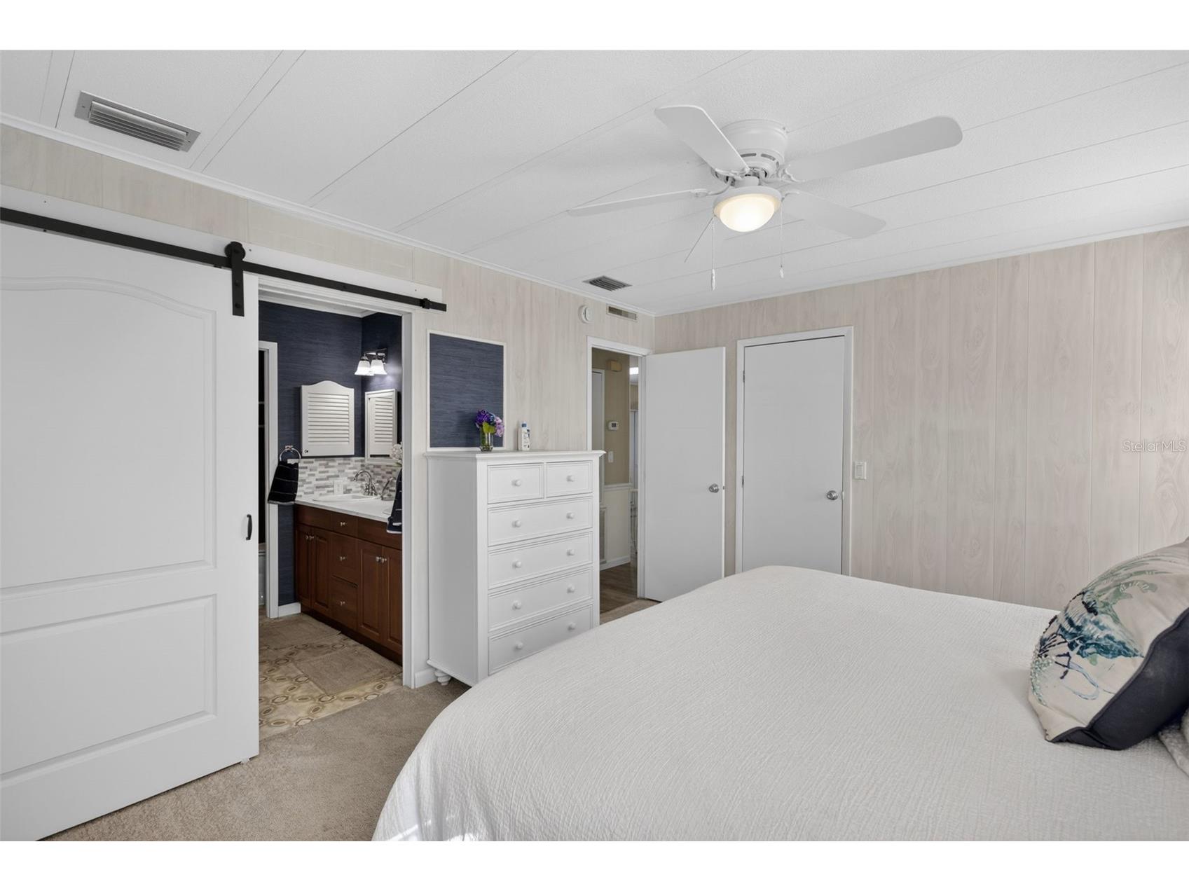 677 El Tango North Port FL 34287 TB8469022 image19