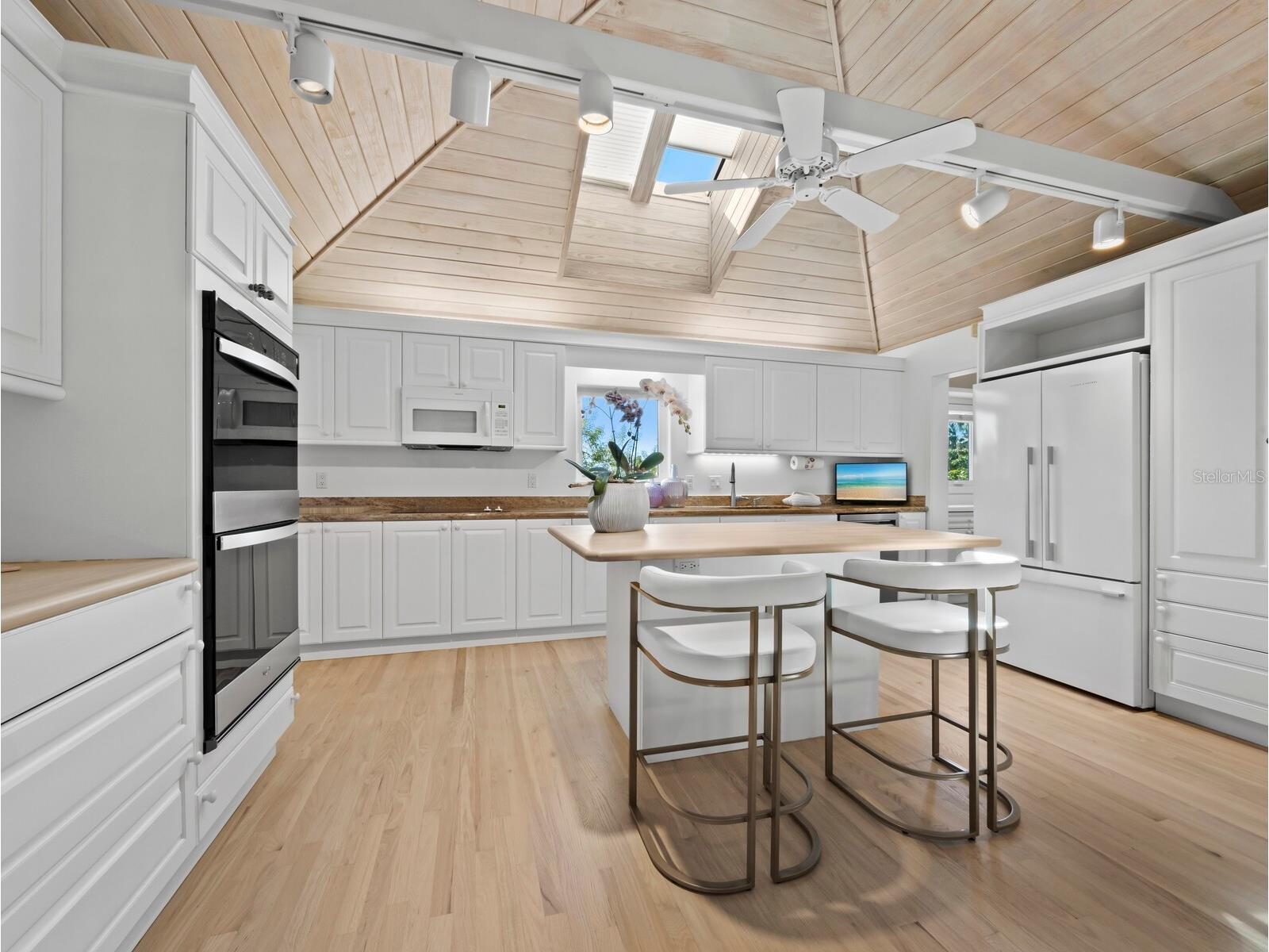 677 Lands End Drive Longboat Key FL 34228 - SAVARESE BAYOU A4682565 image16