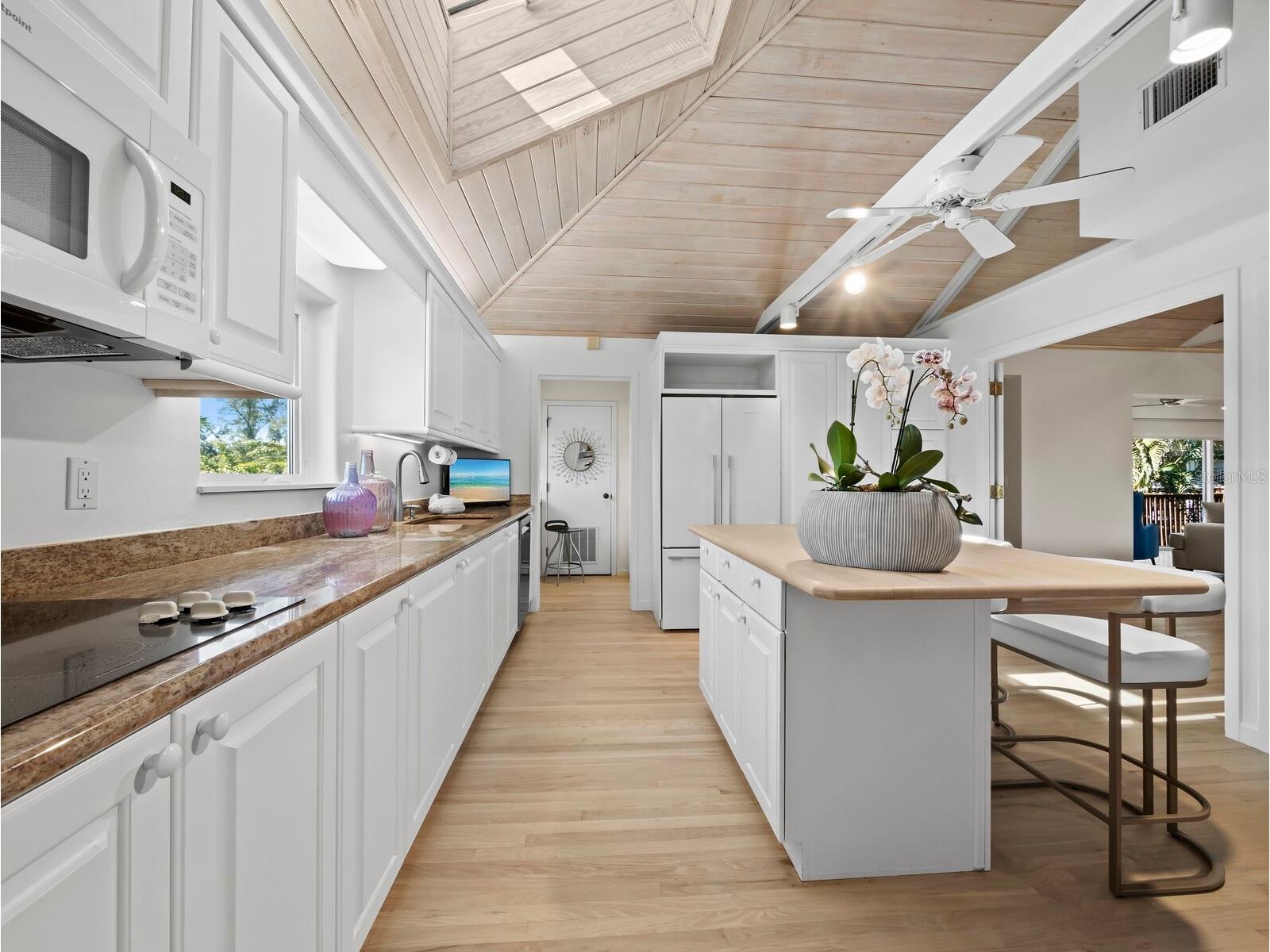 677 Lands End Drive Longboat Key FL 34228 - SAVARESE BAYOU A4682565 image17