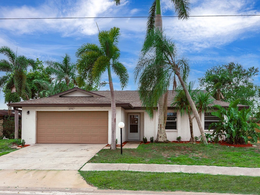 6770 Mauna Loa Boulevard Sarasota FL 34241 A4635004 image1