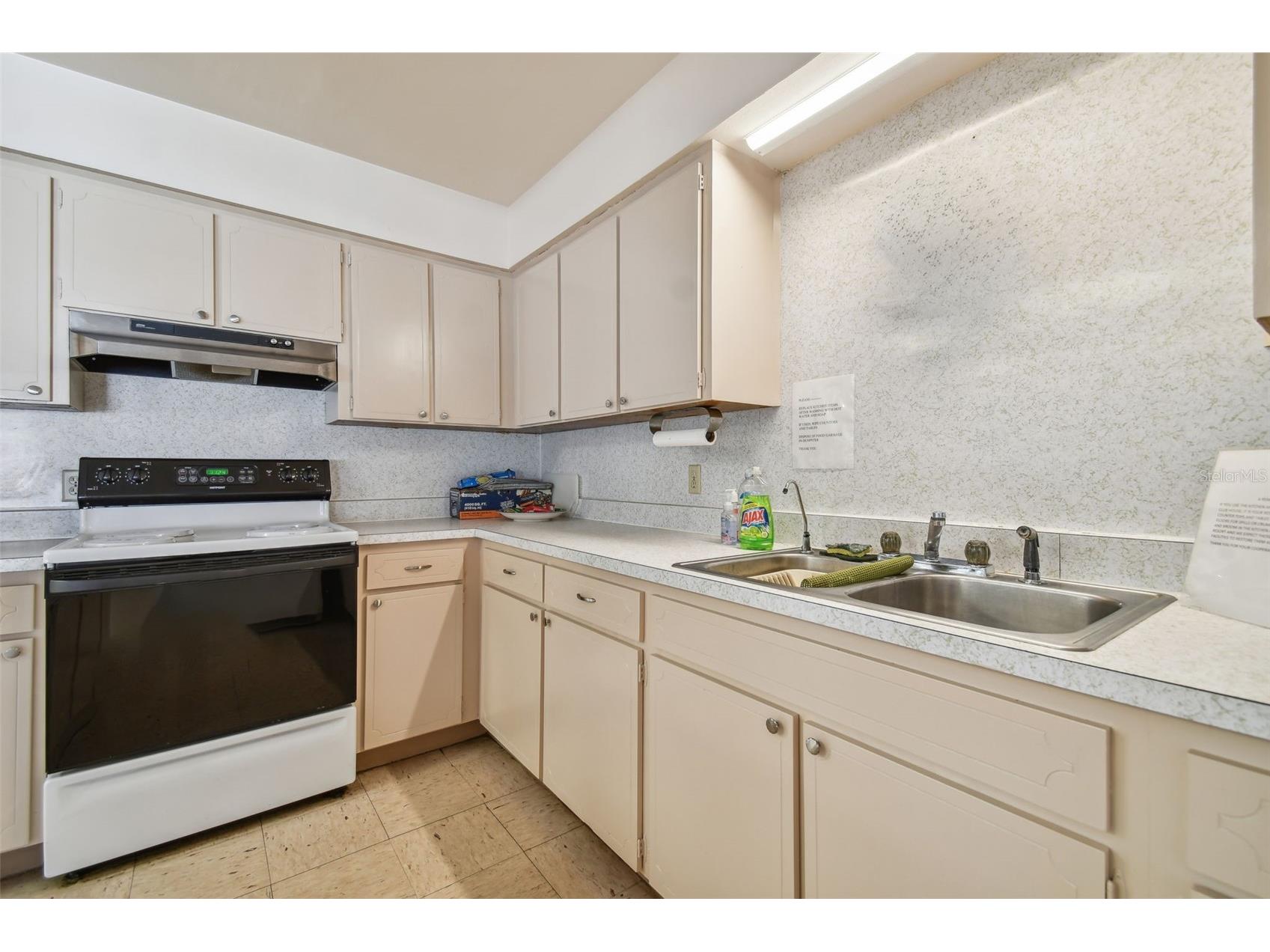 6775 Armand Place N #4 Pinellas Park FL 33781 TB8510341 image38