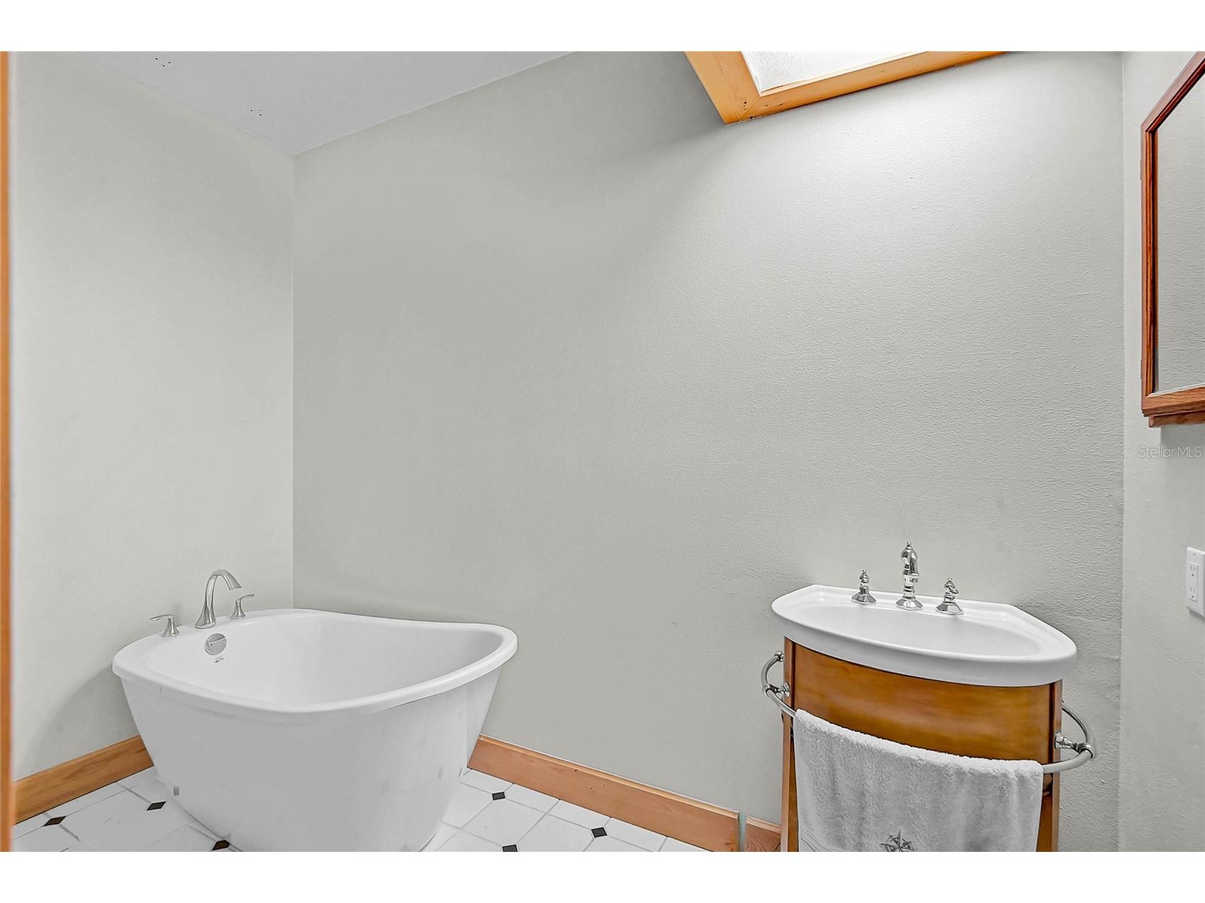 678 Faith Avenue Osprey FL 34229 A4674865 image29