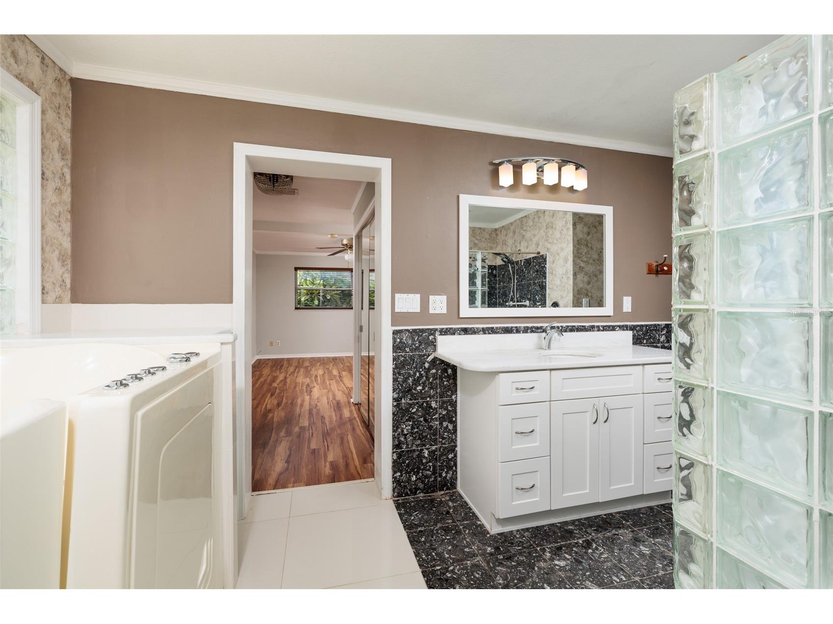 6782 14th Avenue N Saint Petersburg FL 33710 TB8525593 image38