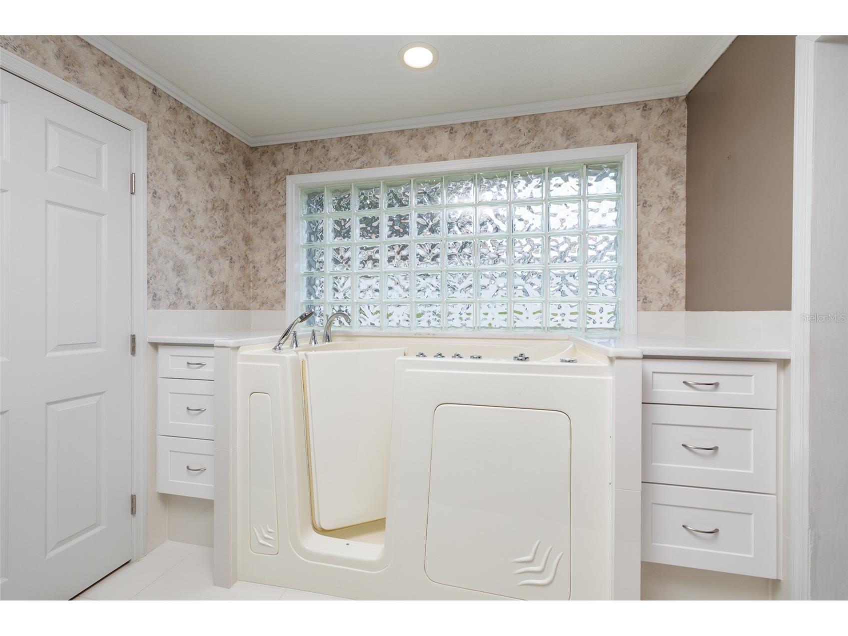 6782 14th Avenue N Saint Petersburg FL 33710 TB8525593 image39