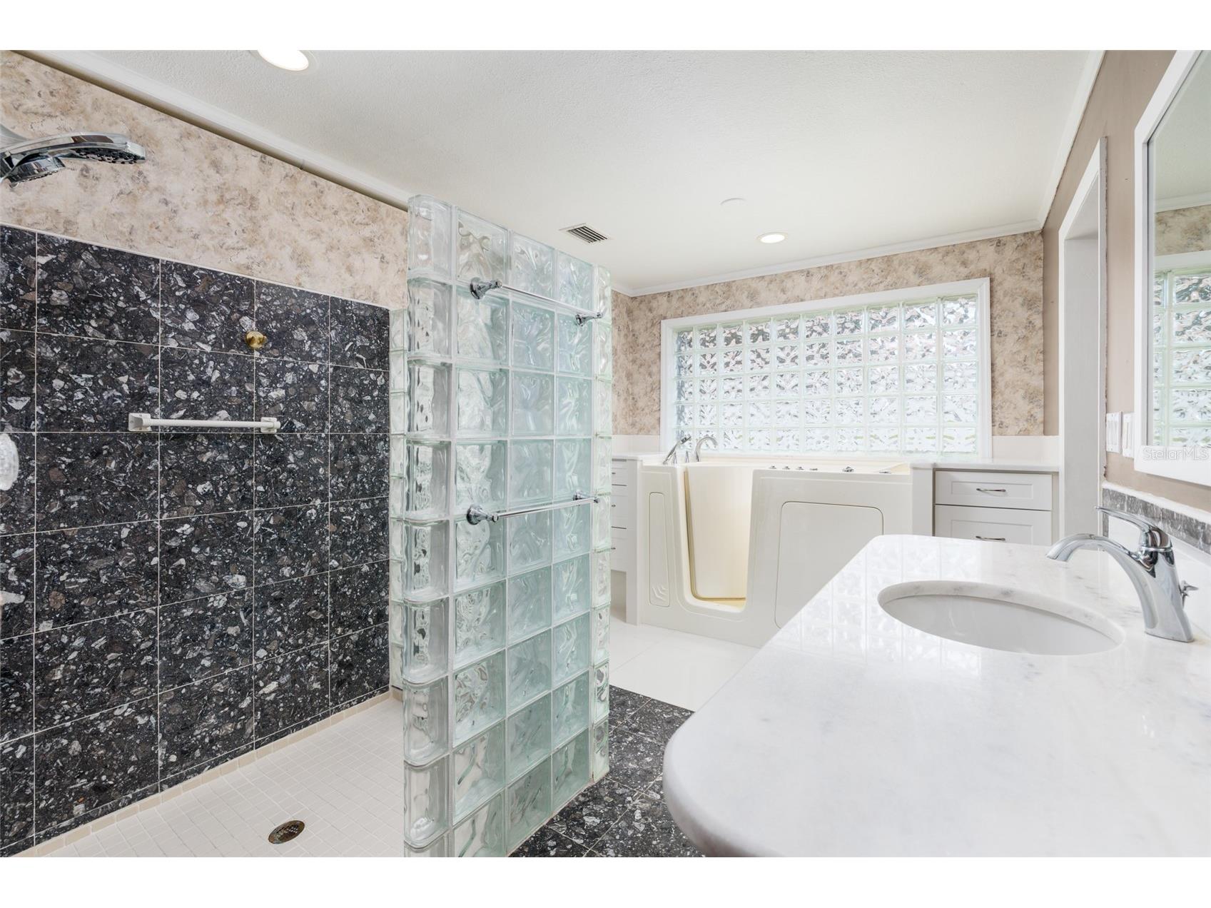 6782 14th Avenue N Saint Petersburg FL 33710 TB8525593 image40