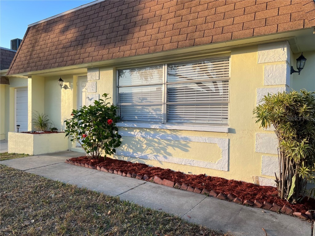 6785 Armand Pl N Pinellas Park FL 33781 U8187869 image1