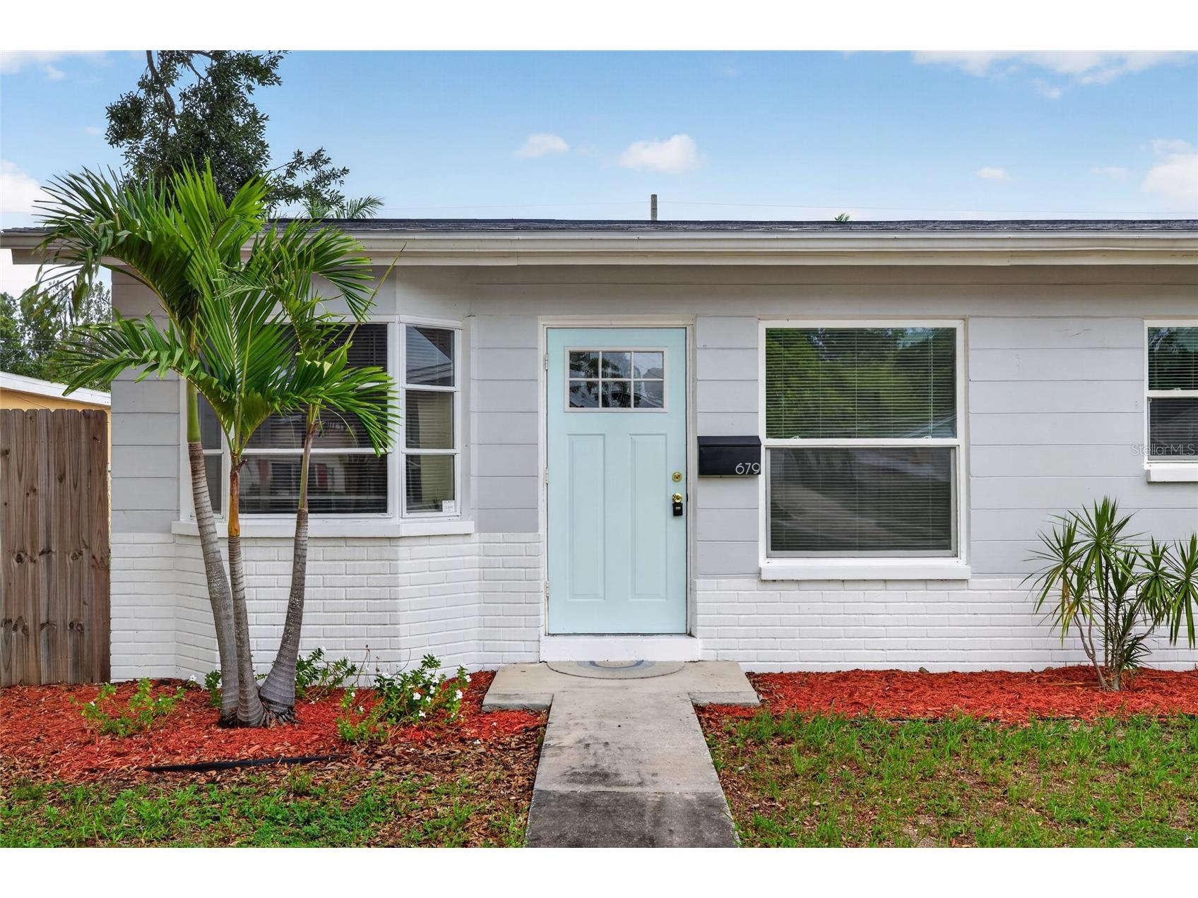 679 71st Ave North Avenue N Saint Petersburg FL 33702 TB8514518 image1
