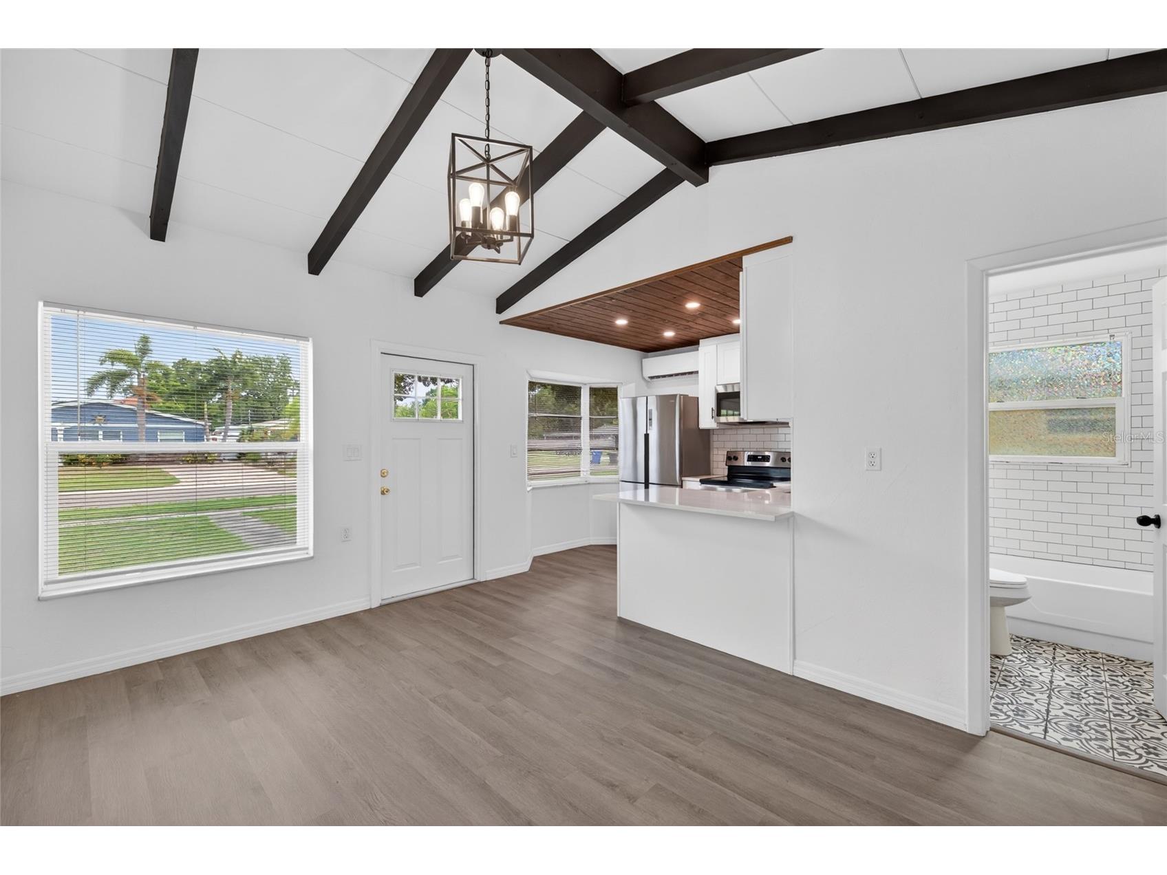 679 71st Ave North Avenue N Saint Petersburg FL 33702 TB8514518 image3