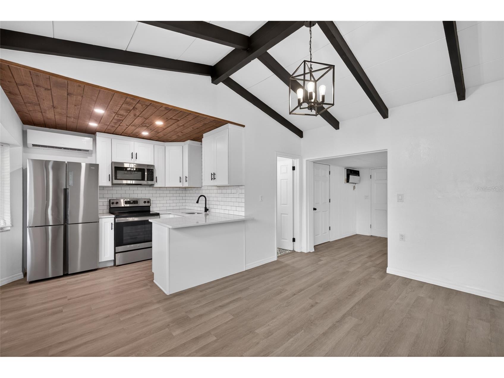 679 71st Ave North Avenue N Saint Petersburg FL 33702 TB8514518 image4