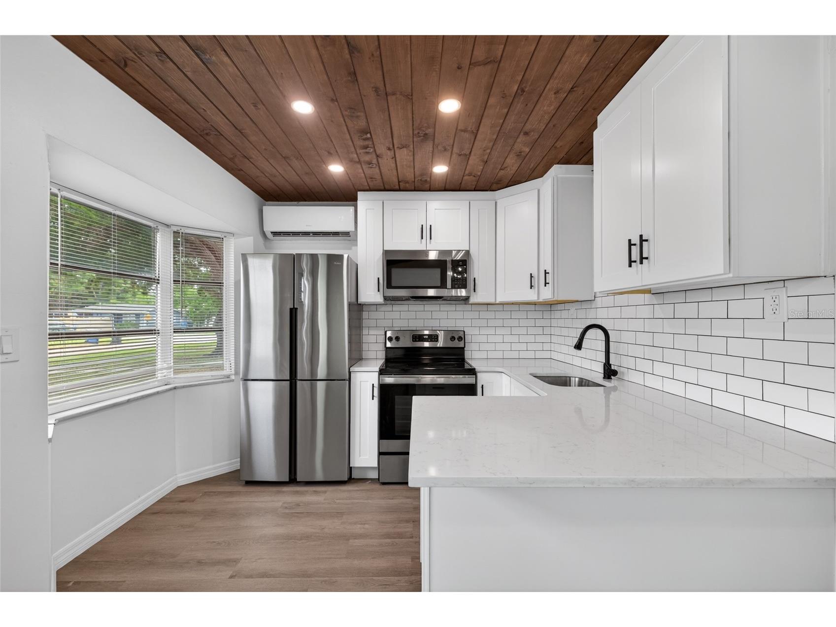 679 71st Ave North Avenue N Saint Petersburg FL 33702 TB8514518 image5