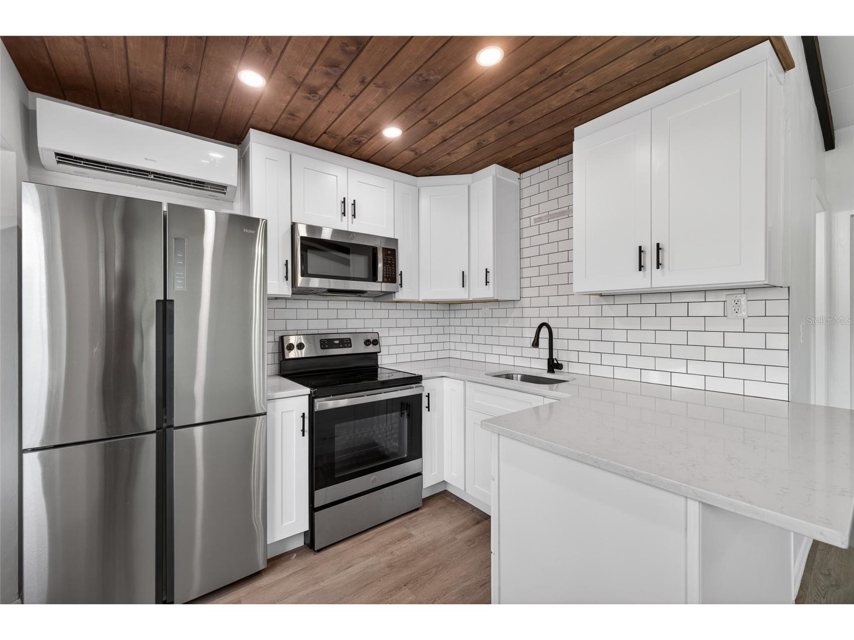 679 71st Ave North Avenue N Saint Petersburg FL 33702 TB8514518 image6
