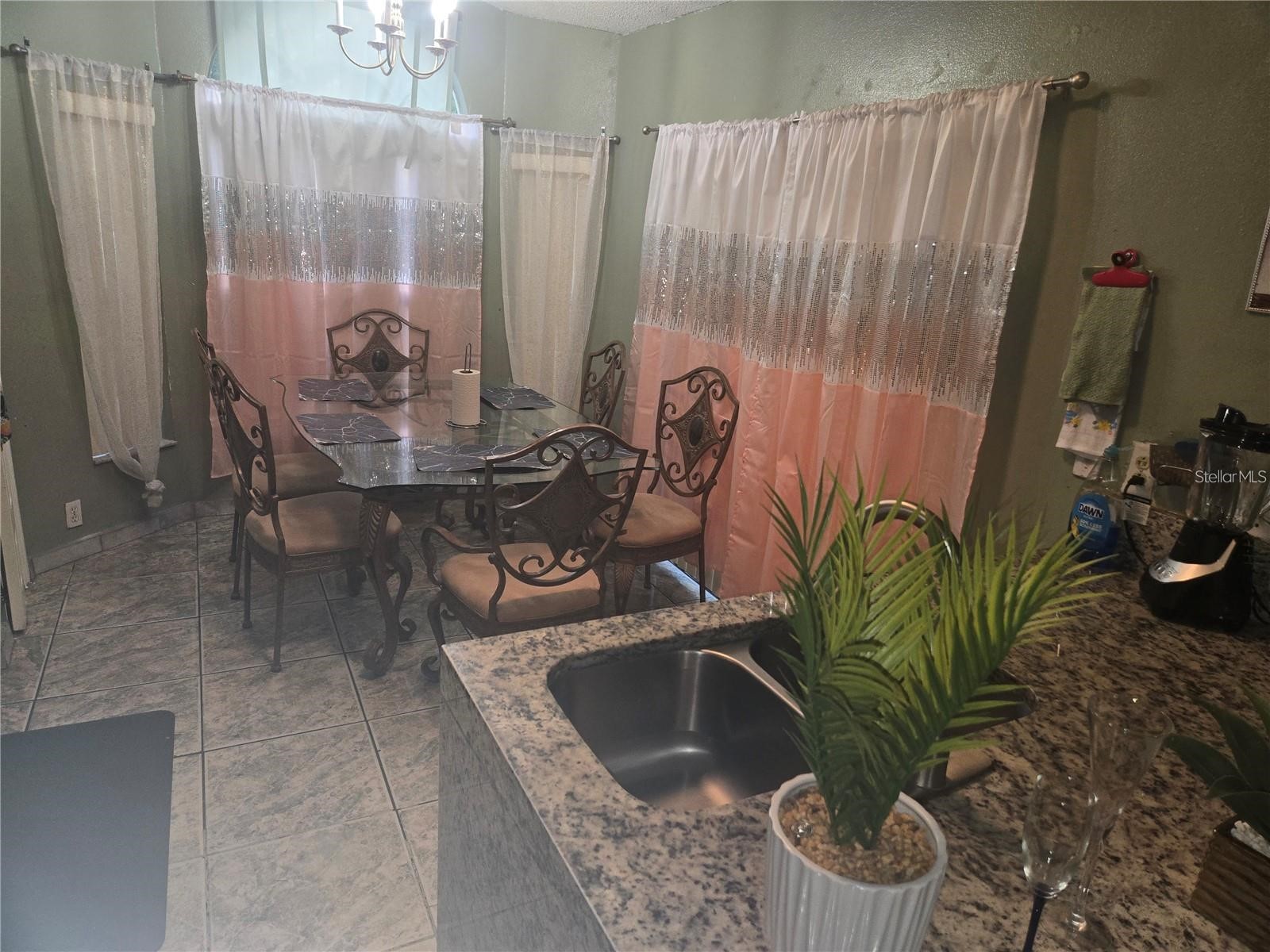 679 Midori Street Orlando FL 32811 O6410828 image3