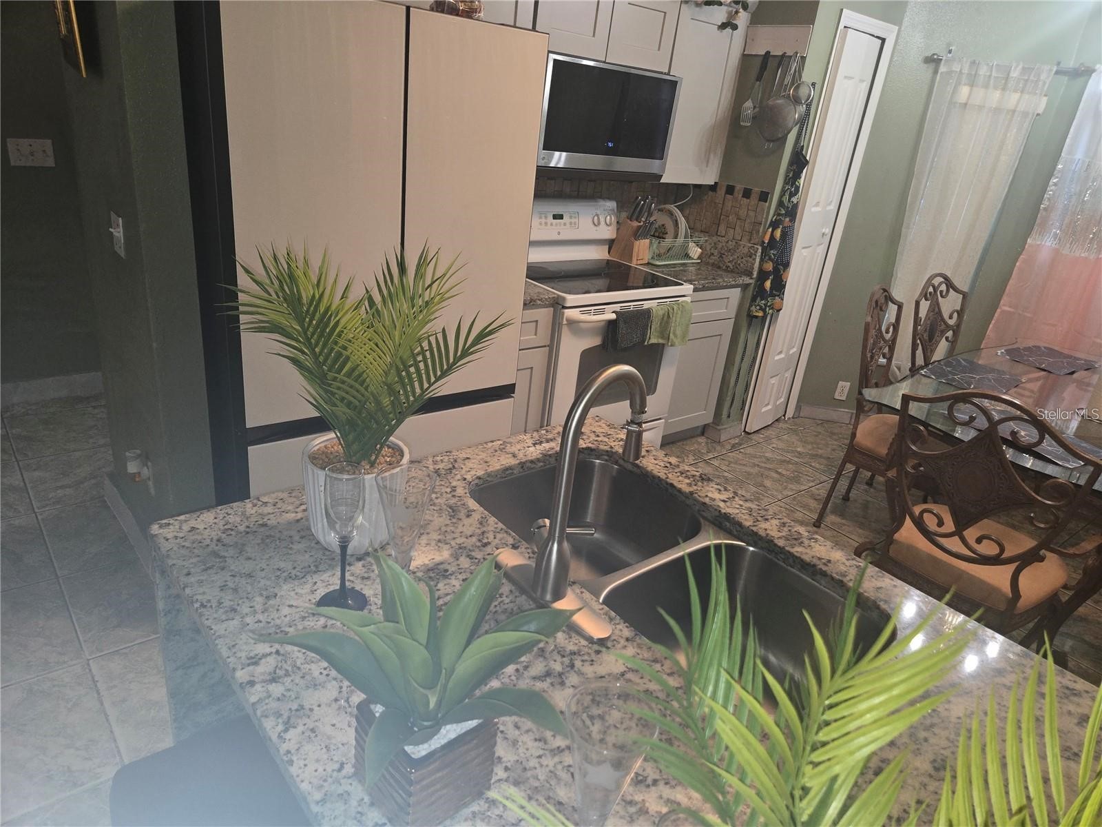 679 Midori Street Orlando FL 32811 O6410828 image8