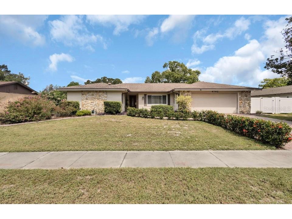 6792 Tamarind Circle Orlando FL 32819 V4932413 image1