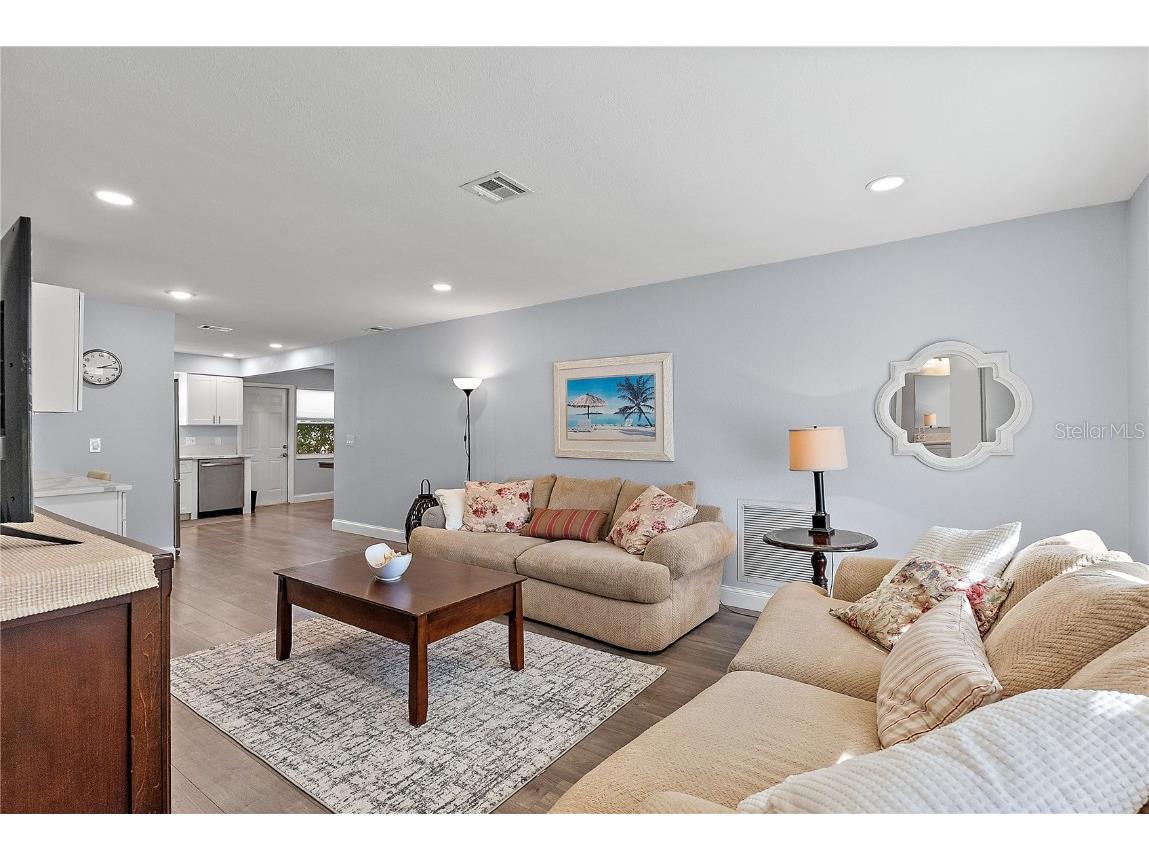 6795 Armand Place N #4 Pinellas Park FL 33781 TB8448122 image4