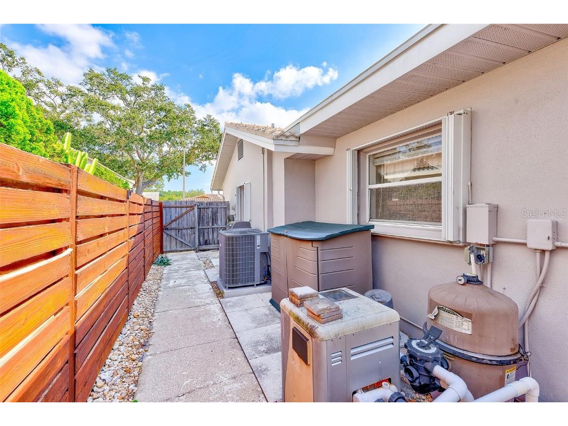 6796 122nd Street Seminole FL 33772 TB8454421 image38