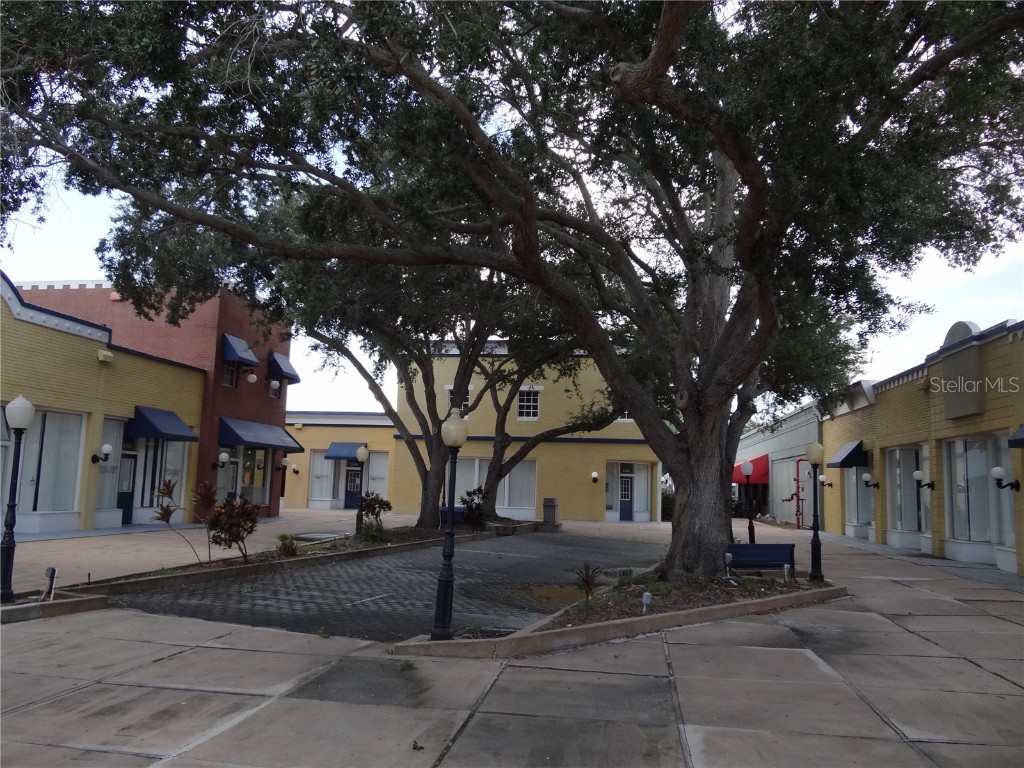 6798 Crosswinds Drive N #D-106 Saint Petersburg FL 33710 U8252157 image2