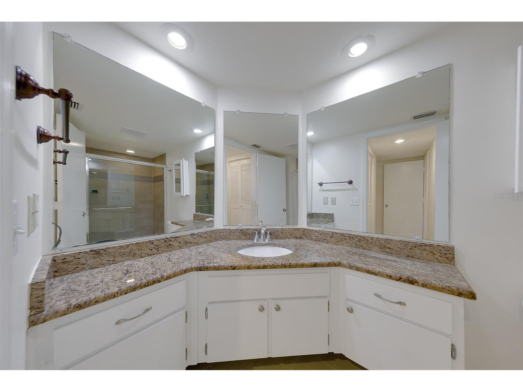 68 Country Club Drive Largo FL 33771 TB8524230 image25