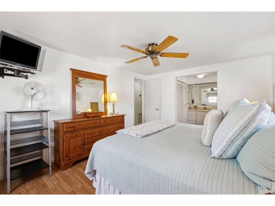 68 Thatch Palm St E Largo FL 33770 TB8444983 image12