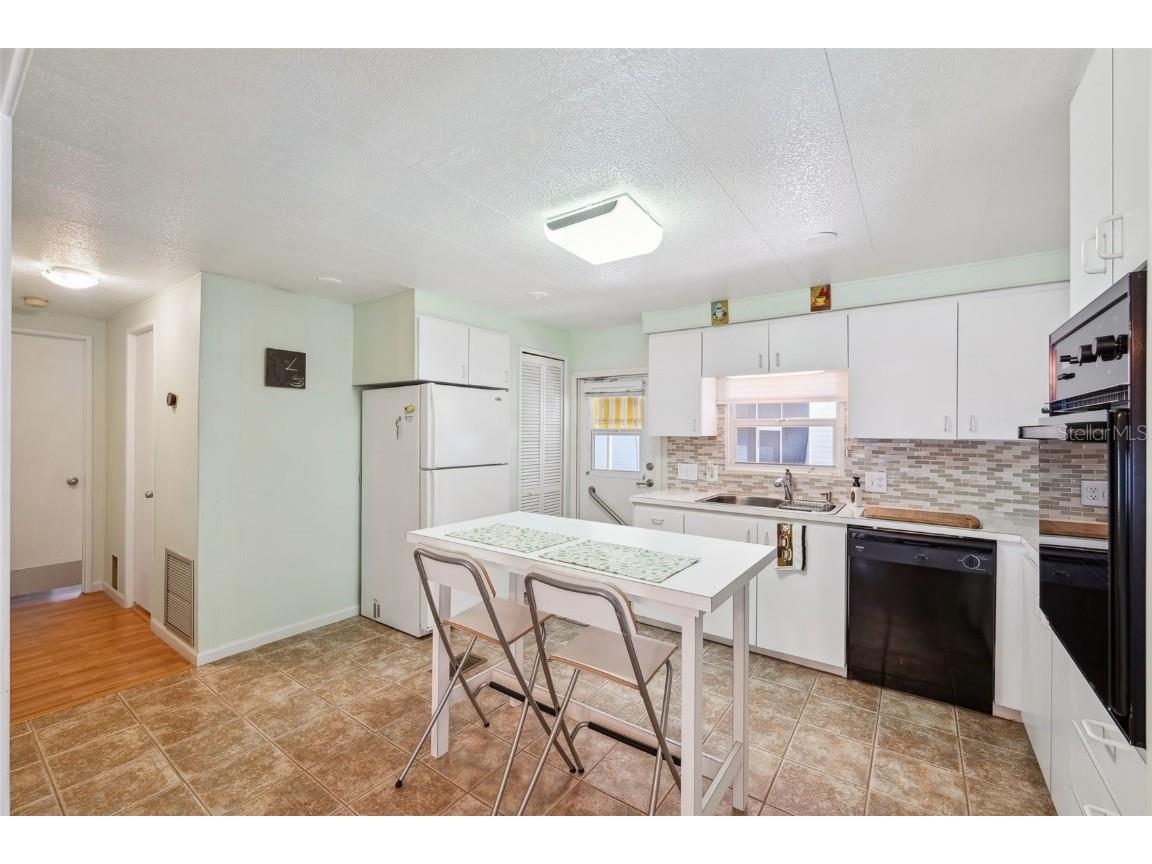 68 Thatch Palm St E Largo FL 33770 TB8444983 image4