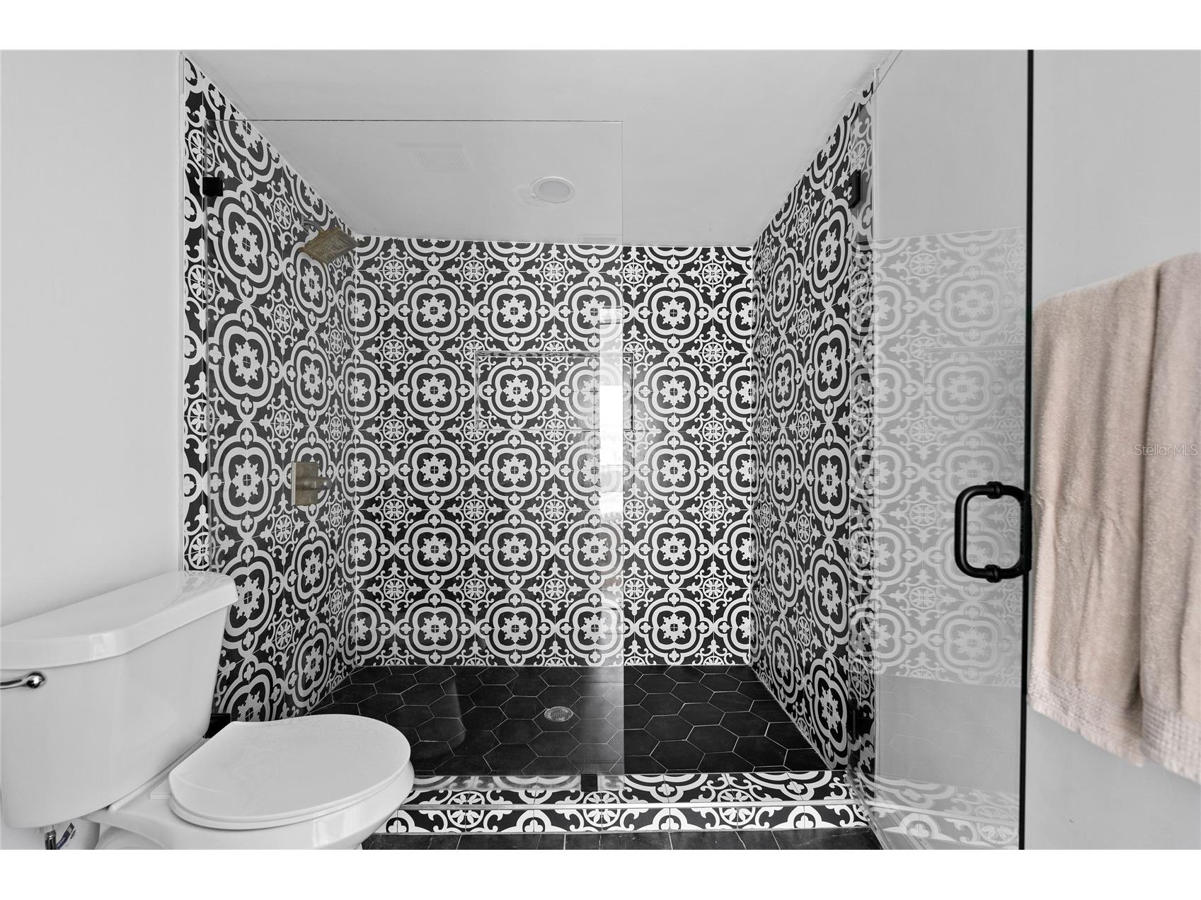 680 25th Avenue S Saint Petersburg FL 33705 TB8509837 image12