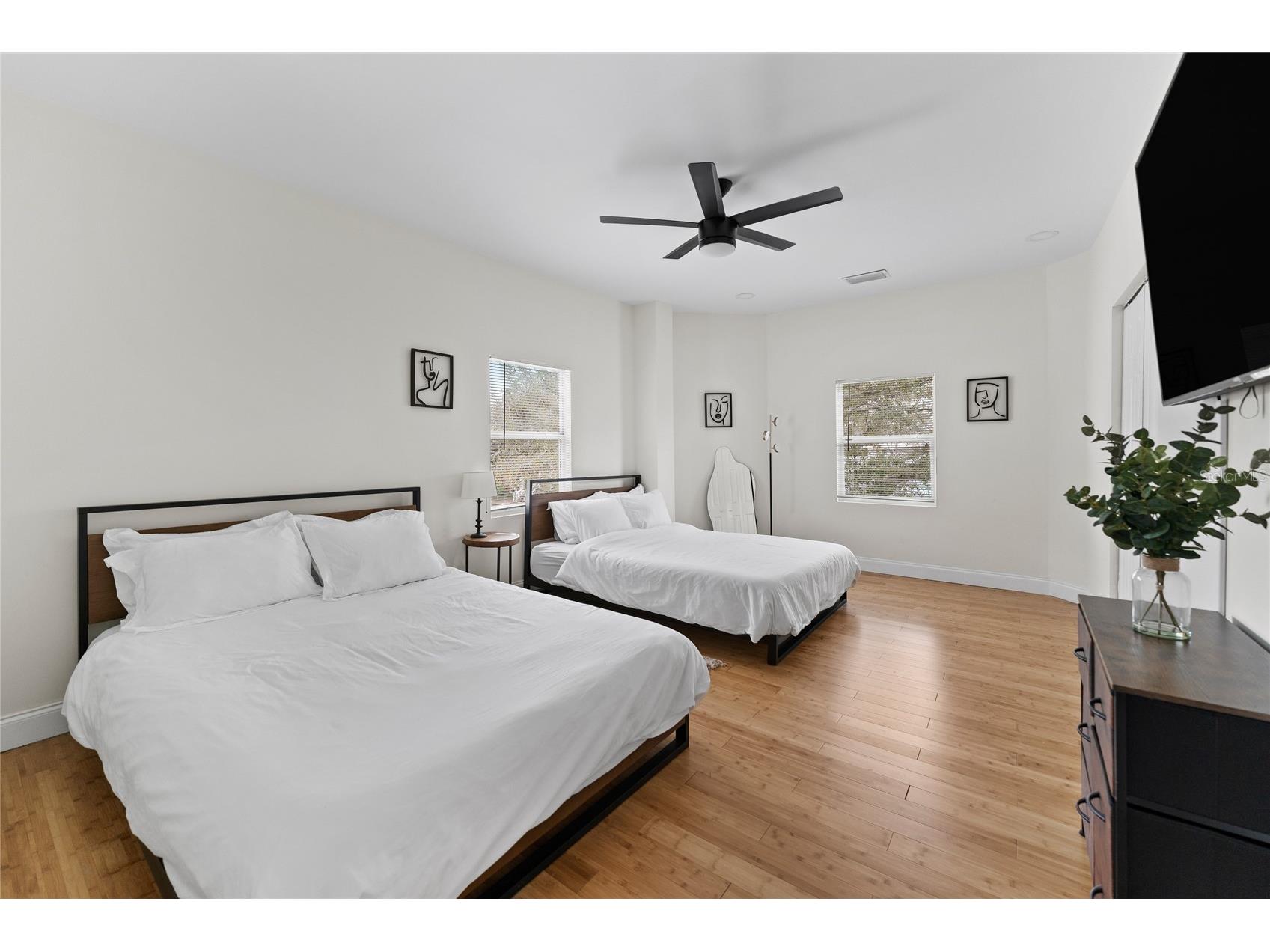 680 25th Avenue S Saint Petersburg FL 33705 TB8509837 image16