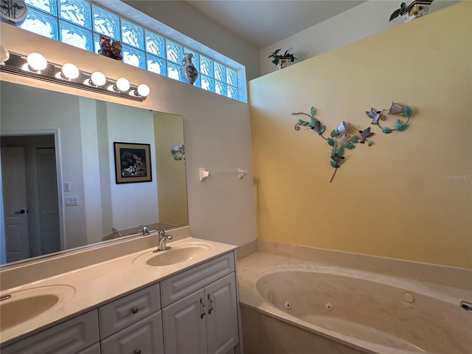 6800 Avenida Marbella Sarasota FL 34238 A4694096 image19