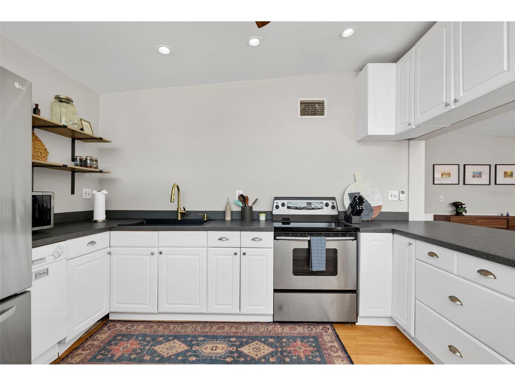 6800 Onyx Drive N Saint Petersburg FL 33702 TB8512174 image17