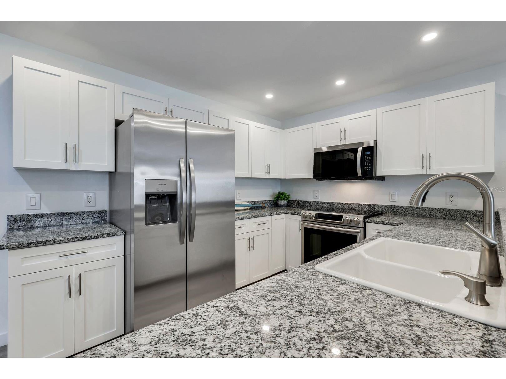 6800 Placida Road #TH13 Englewood FL 34224 C7526539 image9