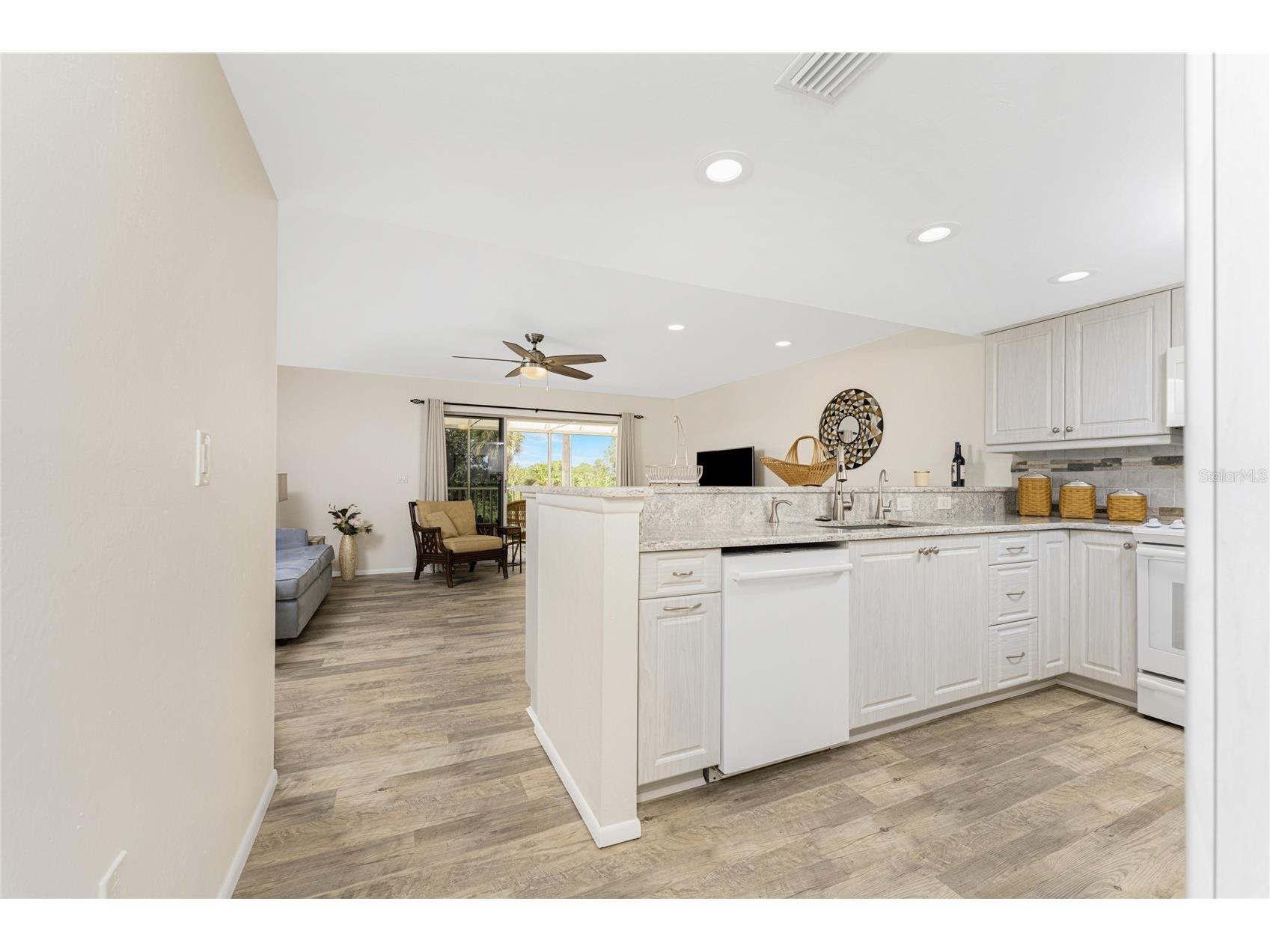 6800 Placida Road #TH2 1B Englewood FL 34224 D6146579 image4