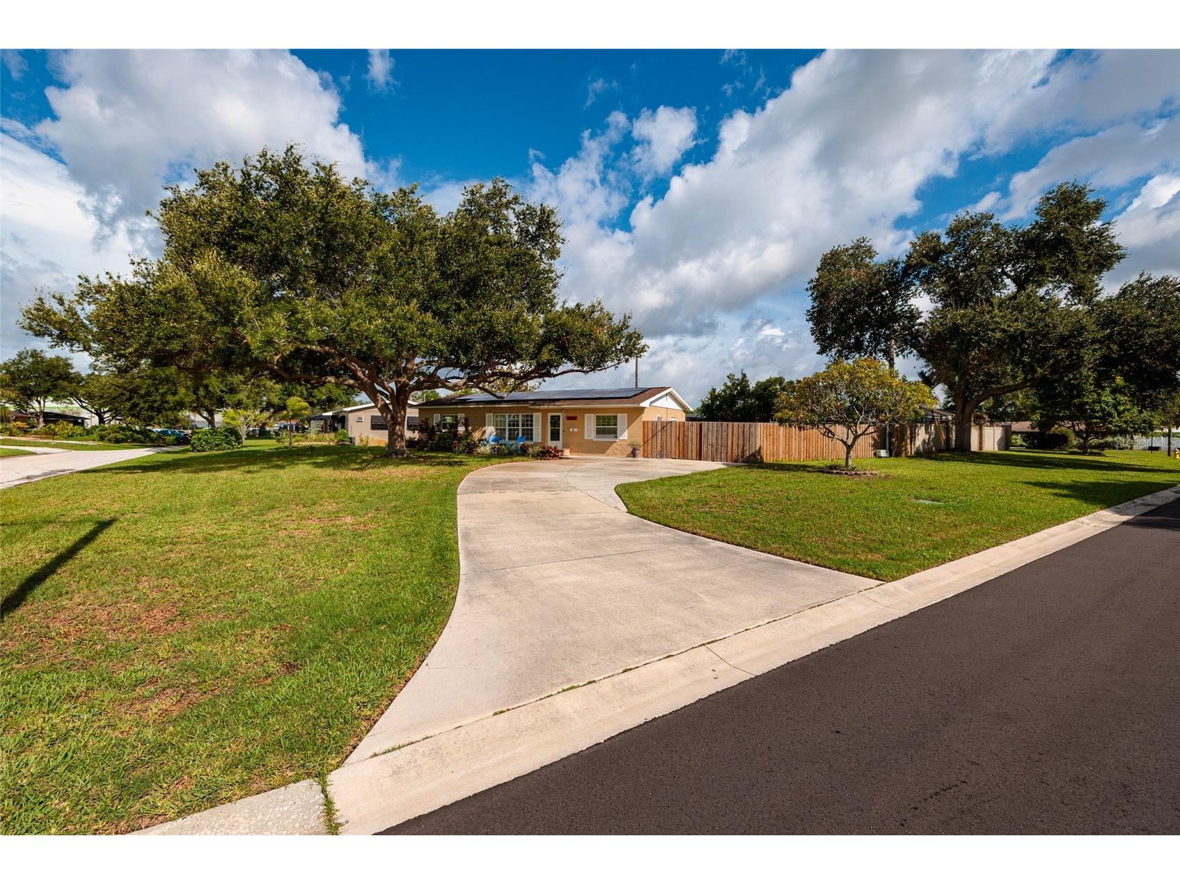 6801 29th Terrace N Saint Petersburg FL 33710 TB8532020 image1