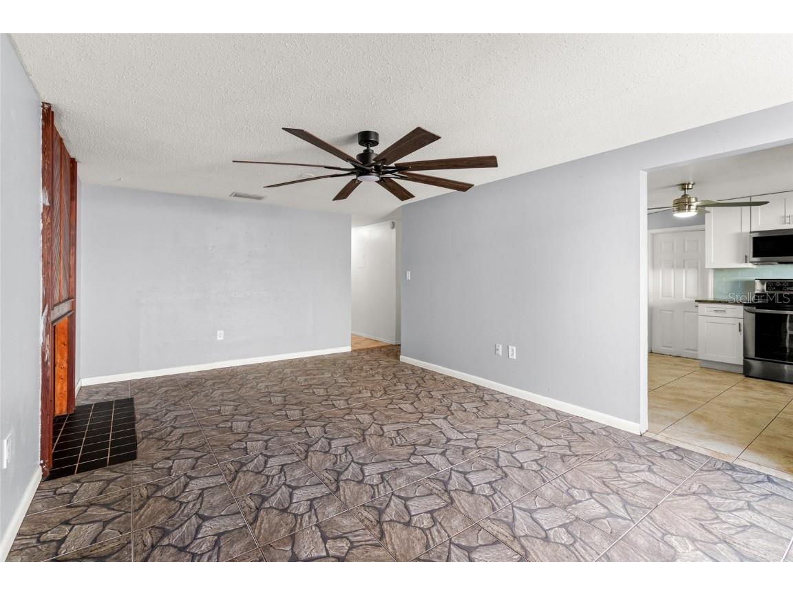 6801 Dickinson Court Tampa FL 33634 TB8439361 image14