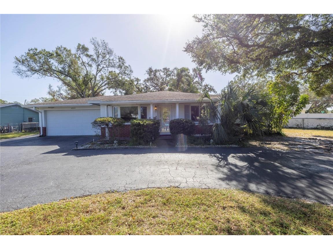6801 George M Lynch Drive N Saint Petersburg FL 33702 TB8318940 image1