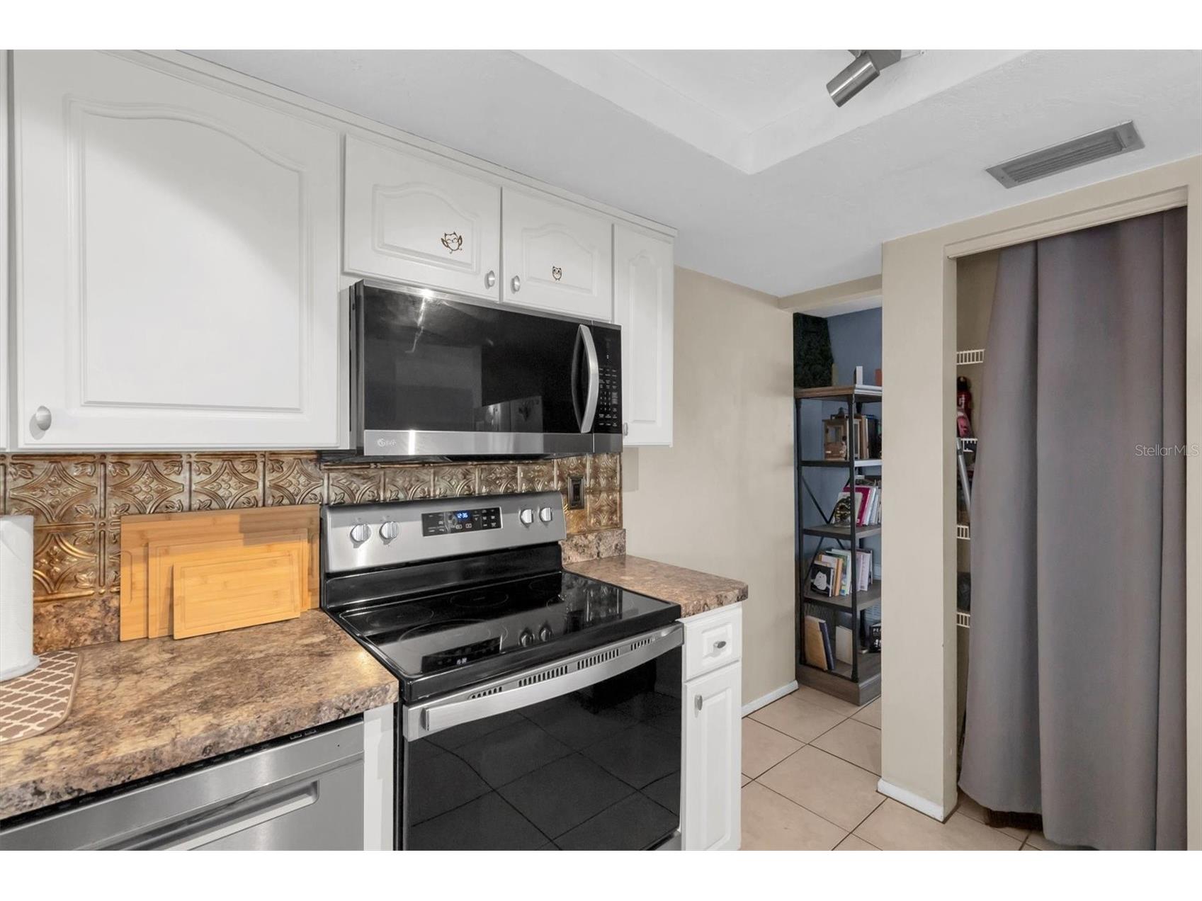 6801 Larchmont Avenue New Port Richey FL 34653 W7886365 image9