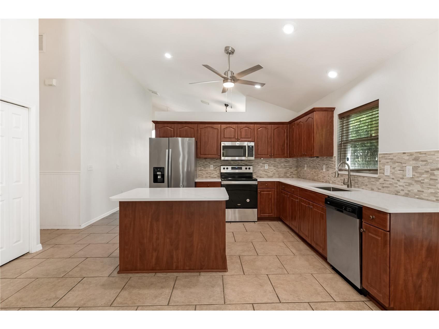 6801 Superior Street Circle Sarasota FL 34243 A4686047 image10